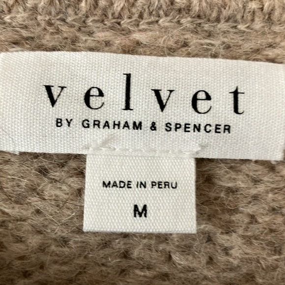 Velvet by Graham and Spencer Sweater NWOT - Picture 3 of 4